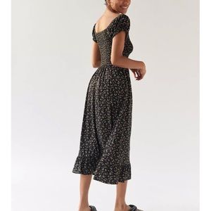 UO Tessie Smocked Puff Sleeve Midi Dress